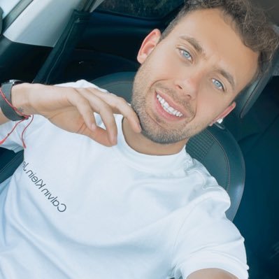 cristianalor90's profile picture. 