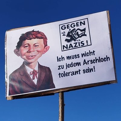 Bin nüchterner und sachlicher Denker, manchmal für Mitmenschen doch zuviel.
#GegenRechts
#GegenFaschismus 
#gegendieAfD 
#Wirsindmehr
#AfDVerbotjetzt
#FCKAFD