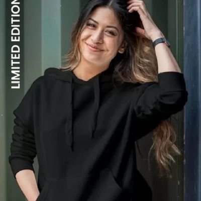 Ginni73936237's profile picture. "" live life with style""!