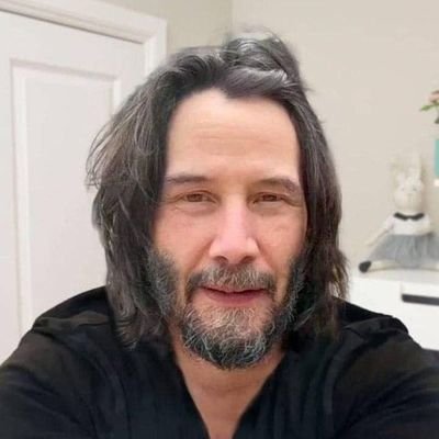 I'm Keanu Reeves and I am an actor and I love all my friends thank for supporting me this my real account for chatting