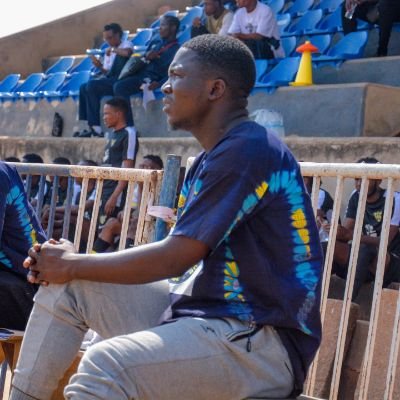 A Coach⚽️  at ADEYEMI FOOTBALL CLUB, A writer || Proud muslim boy || Striving to make a difference|| YNWA.. LFC fan || I don't joke with Baba Hafusa💪