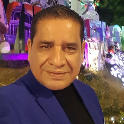 Licenciado en Periodismo. Con más de 30 años en el campo de la información.
