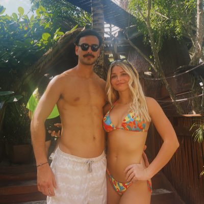 bayleehowardd's profile picture. live every day like it’s your last :)