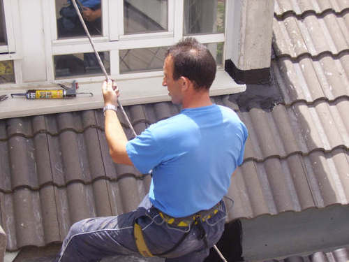 Tejasypizarras's profile picture. Reparación de todo tipo de #tejados🏘️, canalones, cubiertas, goteras💧, impermeabilizaciones, #Velux, policarbonatos y estructuras ligeras en todo #Madrid👍