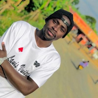 Student at @Makerere (MUBS)|| Manchester united die hard ⚽️|| Proud Muslim ☪️ || Twitter influencer || Dm for business || @Chrisbrown addict