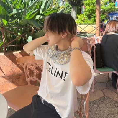 qmark_0's profile picture. 🦌🍓🥀🖤🐣💎