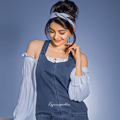 • Welcome To The OG Queen World 🌎                                      • @MsKajalAggarwal Fan Girl💃🏻@TheDeverakonda 😗