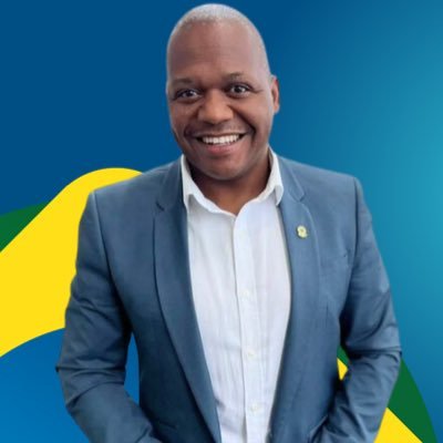 Vereador em São José, Gestor de pessoas e Professor de música.