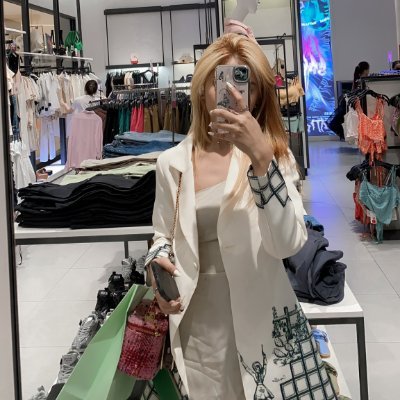 Chloechloe096's profile picture. more practice you will the best