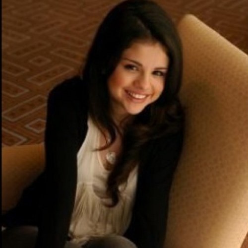 selena gomez is my life if i didn't have selena i would die follow me i'll follow u back