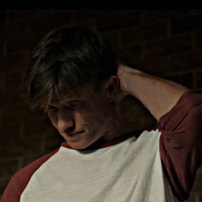 clandestinae's profile picture. Watching you in the scope, I know you're mine. [RP/IC]