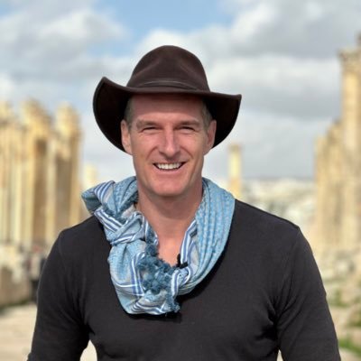 Creative Director of the world's best History Channel https://t.co/R6CMLAObl3 | I host the Dan Snow’s @HistoryHit podcast