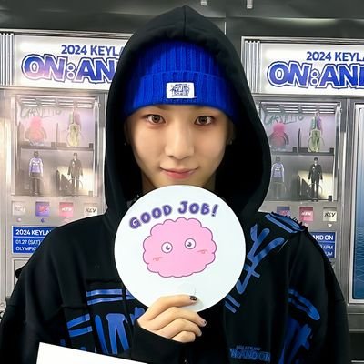 ky_lockbum's profile picture. s.w. ☆ lil freak 🩵🩷 🦊