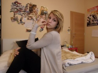 i'm laura (: