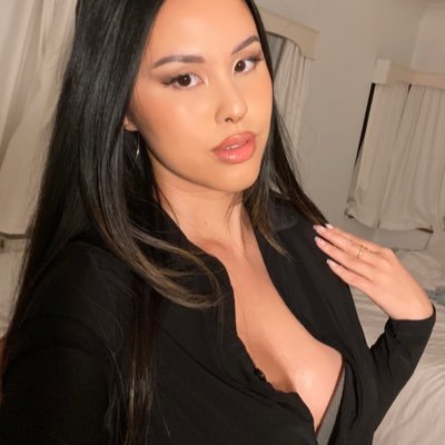 Financial Dominatrix | I USE you, you thank me, you love me 💘 Tribute: https://t.co/XG0D9pZEto