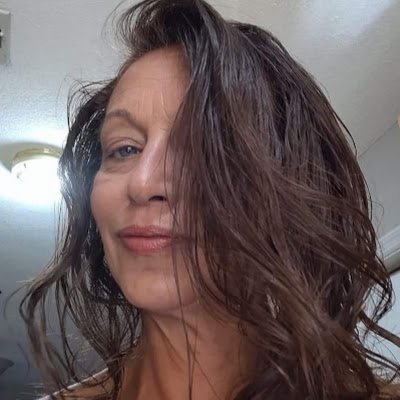 JenniferCa2858's profile picture. 