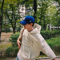 as 𖧷 (@8sterlight) 's Twitter Profile