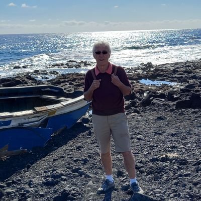 casapinos's profile picture. Witty,amusing,intelligent,modest,charming,slightly psychopathic,helpful, I improve with time like a good red wine.