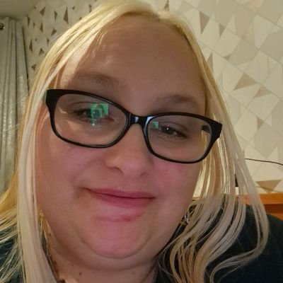 Vickuk2000Vicky's profile picture. 