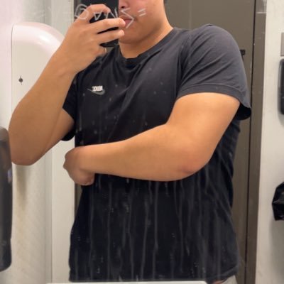 zzdh_rotceh's profile picture. im pretty cool