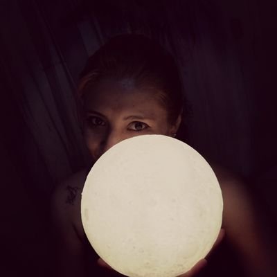 laurita_yeye's profile picture. Ingeniero, amante del saber, poeta de clóset,  mamá  de un milagro, mujer versátil, fénix  y luchadora de vida.