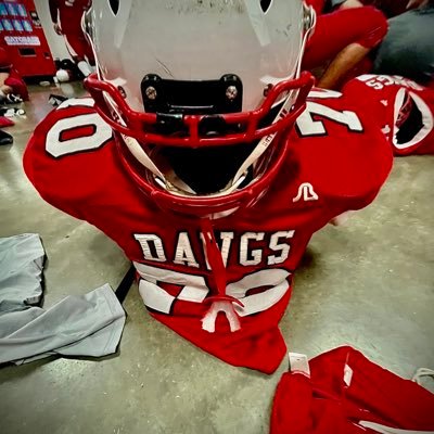 C/O 2028 DT Carthage TX 5’11 186lbs #903-754-0135 🏈🤟🏽 “I love the game and the way it’s played when we all do our part”