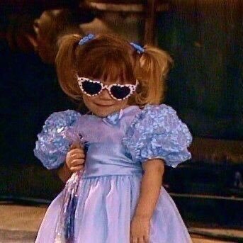 paw1uh's profile picture. taking my time 🪴