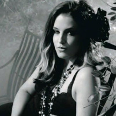 #RPAccount #ParodyAccount #SVURP Eldest and only Daughter of the Presley family got out of the limelight and became a detective on the SVU Unit