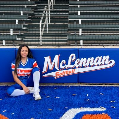 MCC Softball🧡💙 #31, OF, @McLennan_SB