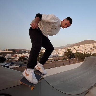 Momorguez4's profile picture. Just do it. Life goes on. 🎤🐓⚽️🐶🏀🛹🇮🇨🏄‍♂️⚡