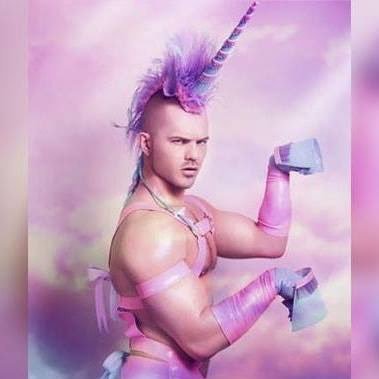 thenewunicorne's profile picture. Parcourir l'étoile à chaque seconde 🦄 De gemme en gemmes, mon cœur s’est cristallisé, qui saura me rendre humain #spiritfarmerproject