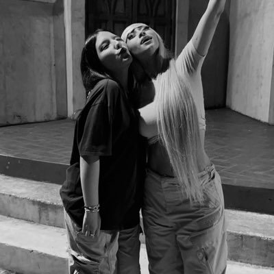 floomami's profile picture. 111🪬