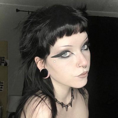 | 23 | 18+ | I love heavy metal and horror movies | Content Creator | Cb Model | message me on OF | dm for menu