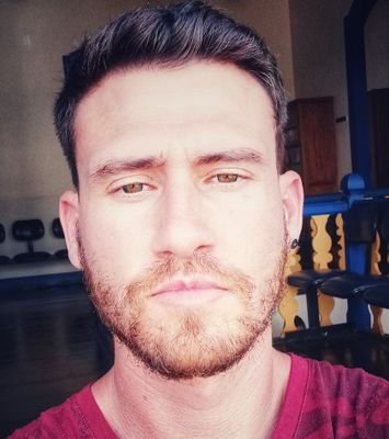 Mikehoffyman's profile picture. Cicatrizes na alma 
e sonhos no coração 🪬