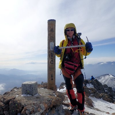 山が大好きな私です。登山のおかげで60過ぎても学生時代の体重と11％台の体脂肪率を維持しております。