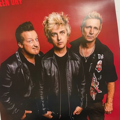 I ❤ @GreenDay. Traveling the world to see them live. Running Japanese GD fansite since '02. GD gig goer since '98. GDファンアカウント。https://t.co/fPNCaIanPS