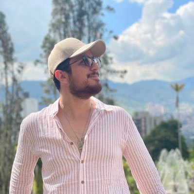 PedroVargasY's profile picture. Economist, god, family, sea, books, friends, researcher.