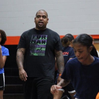 Husband/Father/@FGBvsEveryone Coach/Director 🙎🏾♂️ | 📷 CarlVision | Market Recruiter - @JoinCellular | Sneaker Connoisseur 👟 | RIH @CoachRichGerst | 🇭🇹
