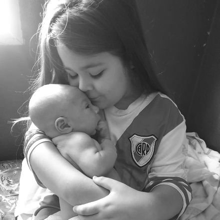 Mamá de Walkiria y Radamel 👧👶❤,Mi papà mi heroe 👨,N.S💑,Orgullosamente Millonaria ⚪🔴⚪
Romanela⭐🐶