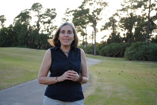Born in Colombia, Psychologist from Los Andes University, Bogota.
Meditation Teacher certified by Chopra Center.
Work with crystals to align energy.