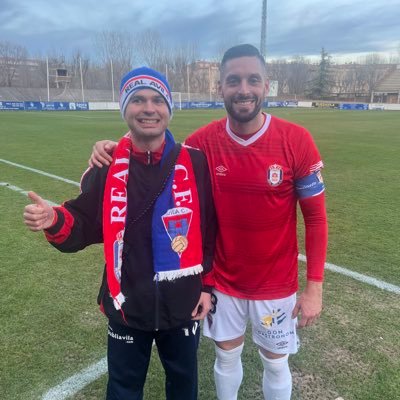 tengo. 27 y soy Del Real madrid y de la Sd Eibar y del recreativo de Huelva socio Del Real Avila