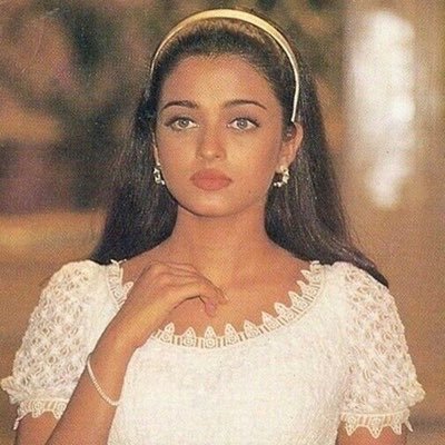 AOS96__'s profile picture. عدوّة الثبات، اليوم اكتب عن فكرة و بكرة اكتب عكسها.