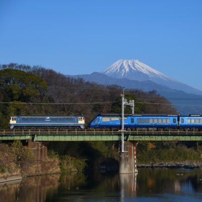 shintsuru65's profile picture. 鍵に生息してるので反応遅いです