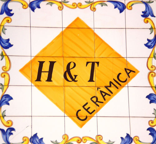 Comercializamos revestimentos, porcelanatos, pastilhas (vidro, porcelana, madrepérola, coco), pisos (cimentícios, laminados, pvc).
 
Venha nos conhecer!