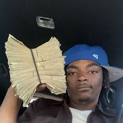 YungDeezy362's profile picture. I got NO DEGREE but getting money is a MUST to me‼️