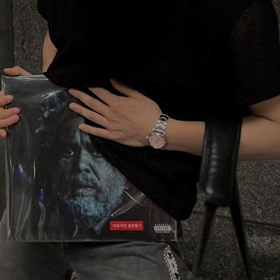 ทุกคอมเม้นเป็นเหตุผลที่ทำให้ยังแต่งนิยายอยู่
- fan account