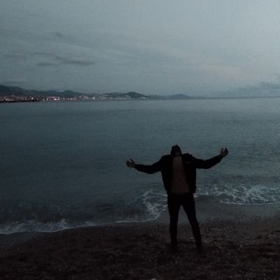 Serhattoree's profile picture. FENERBAHÇE'ye adanmış bir hayat

#HEDEF29

FENER!