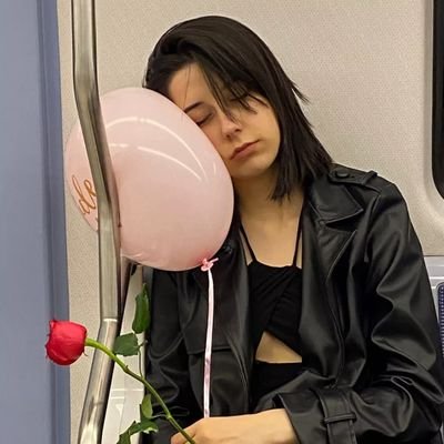 sirillkutlu's profile picture. şaşkın ve atılgan ataerkil ve kıvrak