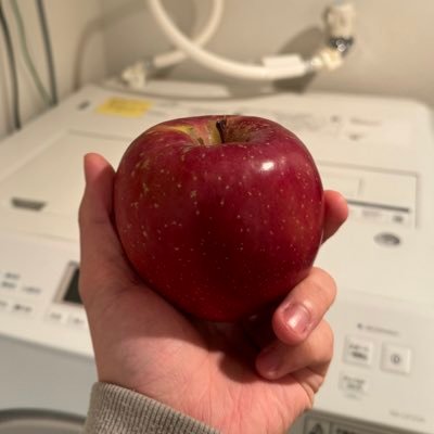 apple_ri2412's profile picture. 元気にりんご丸かじり。寝る時間はいろいろ。