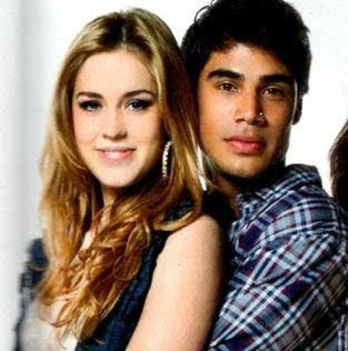 sophia e micael amo voces de mais eu sei q vcx nao me conhecem mais seber q vcx existem ta bom pra min ta eu sou louca pra conhecer vcx s2 amo voces de montao